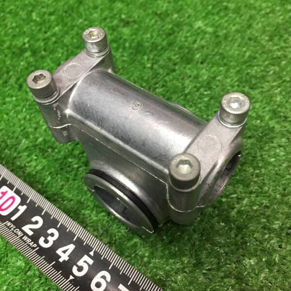 共立 Φ19/25mm 防振ハンドルブラケット SRE2610 パイプクランプ 防振タイプ S2600U SRE260 刈払機 KIORITZ