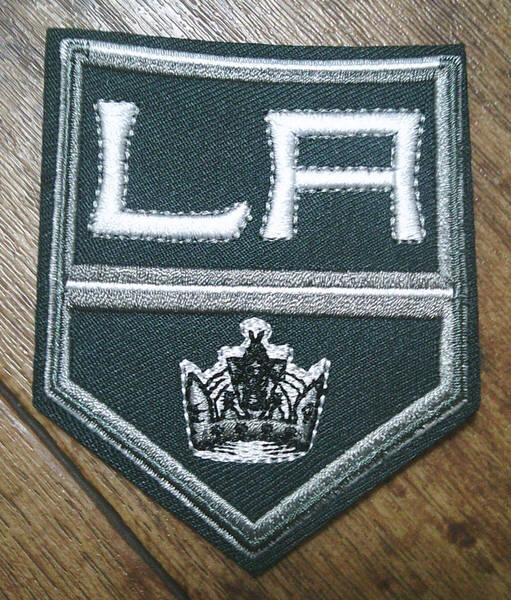 《王冠LA氷》LA王冠◆新品 NHL ロサンゼルス・キングス LA Kings 刺繍ワッペン◆カナダ アメリカ アイスホッケー チーム◎■衣服DIY
