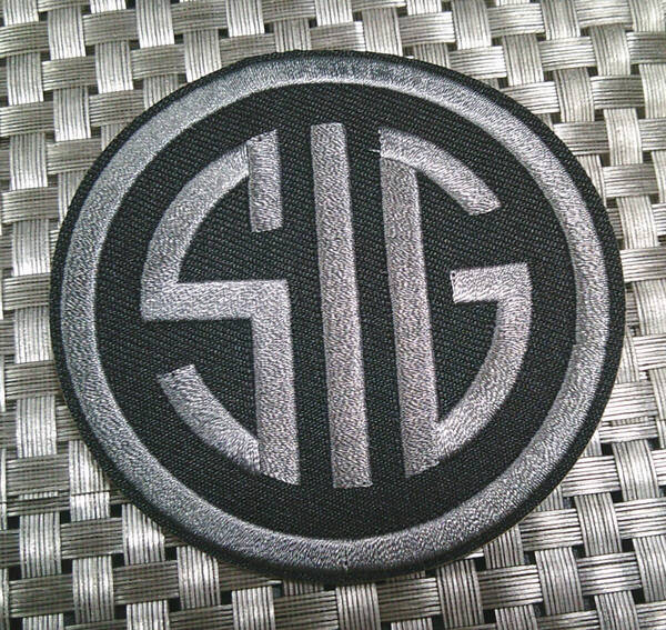 《黒灰円SG》新品SIG Sauerシグ・ザウアー刺繍ワッペン《激渋》◆ミリタリー サバゲー◇◆銃 ライフル アメリカ メーカー■洋服・衣類DIY