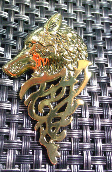 《左金狼EU逆三炎》■新品 ゴールデンウルフ ヨーロッパ オオカミ■pin collection■■金属ピンバッジ バッチ■バンド.Music 音楽