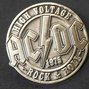 《稲妻HV骨董風AC/DC》昔金円■新品『AC/DC 』『HIGH VOLTAGE』オーストラリア ヘビーメタルバンド■ミュージック 音楽■ 金属ピンバッジ