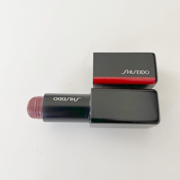 SHISEIDO 資生堂 モダンマットパウダーリップスティック 521 Nocturnal レッド系 なめらかでリッチな発色 定価3960円
