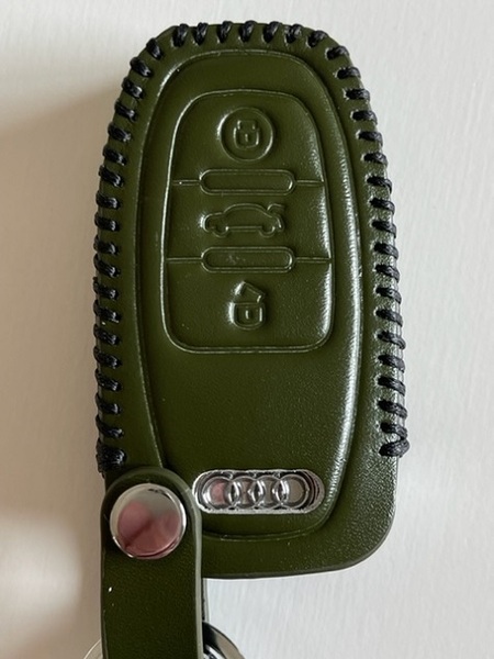 牛革 ぴったりフィット アウディ スマートキーケース A前期 カーキ色縫い糸黒1