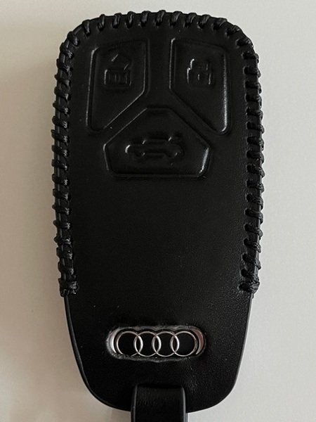 牛革ジャストフィット スマートキーケース A4 A5 Q7 TT 黒色 1