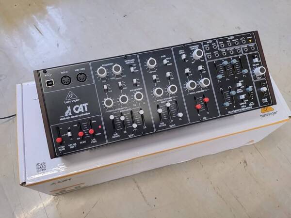 美品!BEHRINGER CAT アナログシンセサイザー