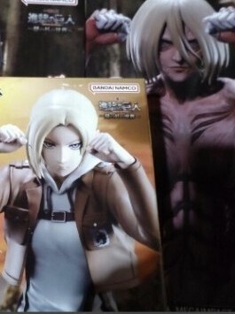 新品 一番くじ 進撃の巨人 2点セット A賞 女型の巨人 B賞 アニ フィギュア 壁の外の世界