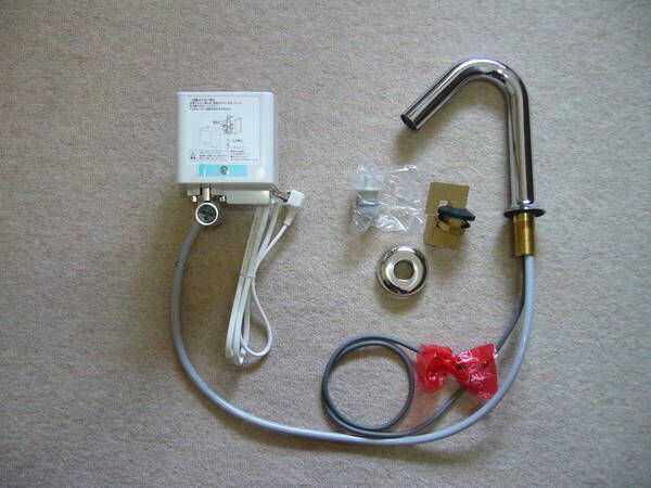 【未使用品】 LIXIL INAX AM-320CV1 (100V) 自動水栓 オートマージュMX 2022年製 (小キズ有)