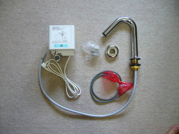 【未使用品】 LIXIL INAX AM-320CV1 (100V) 自動水栓 オートマージュMX 2022年製 (小キズ有)