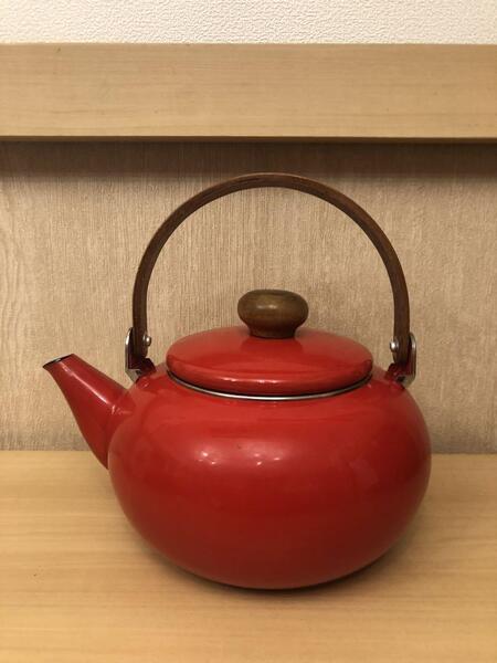 やかん ケトル 新品未使用 持ち手木製 直径20㎝×高さ12㎝ レッド