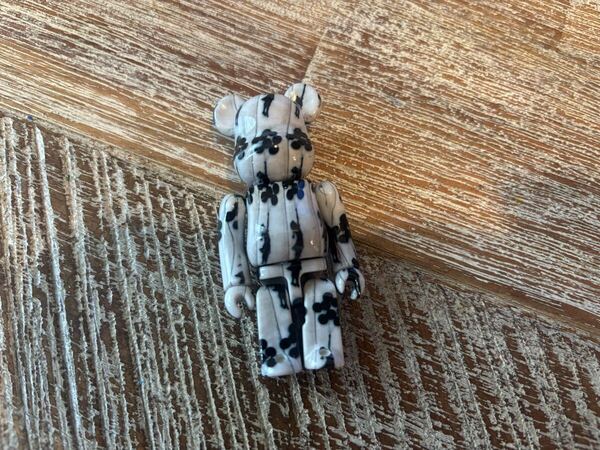 バンクシー/BANKSY Flying Balloons Girl ベアブリック /BE@RBRICK 100%(メディコムトイ・フィギュア)