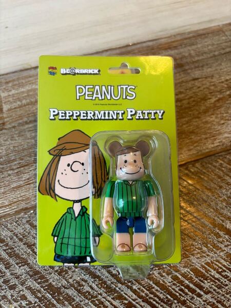 PEPPERMINT PATTY ベアブリック /BE@RBRICK 100%(メディコムトイ・フィギュア・スヌーピー/SNOOPY・ピーナッツ/PEANUTS)
