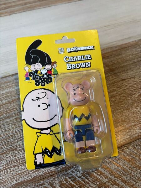 CHARLIE BROWN ベアブリック /BE@RBRICK 100%(メディコムトイ・スヌーピー/SNOOPY・ピーナッツ/PEANUTS・フィギュア)