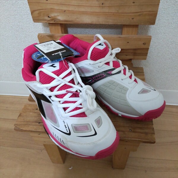 値下交渉OK☆新品・未使用/オールコート用テニスシューズ/25.5cm/ディアドラ/DIADORA/定価13000円/159061
