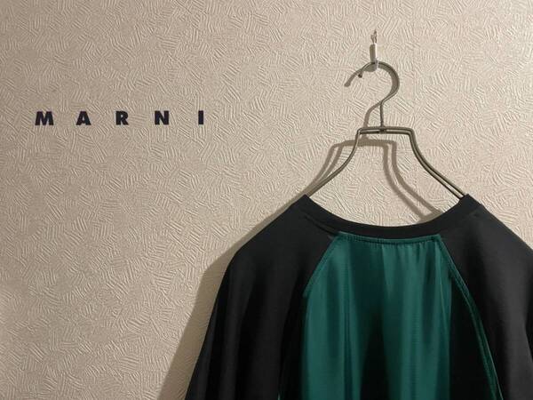 ◯ イタリア製 MARNI バック サテン カットソー / マルニ Tシャツ ラグラン スリーブ ブラック グリーン 黒 緑 38 Ladies #Sirchive