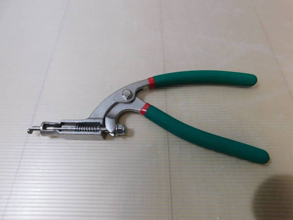 クリップ穴 小 修正 ツール 工具 ドアパネル サイドステップ ボンネット 丸穴 四角穴 未使用 板金塗装 レストア 自動車整備