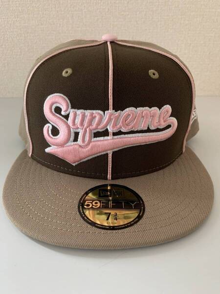 SUPREME Piping Script Logo New Era / (ステッカー付き)