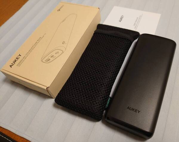 ♪AUKEY 20000mAh Universal Power Bank モバイルバッテリー PB-Y23 (PSEマーク付)【美品・元箱等有】♪