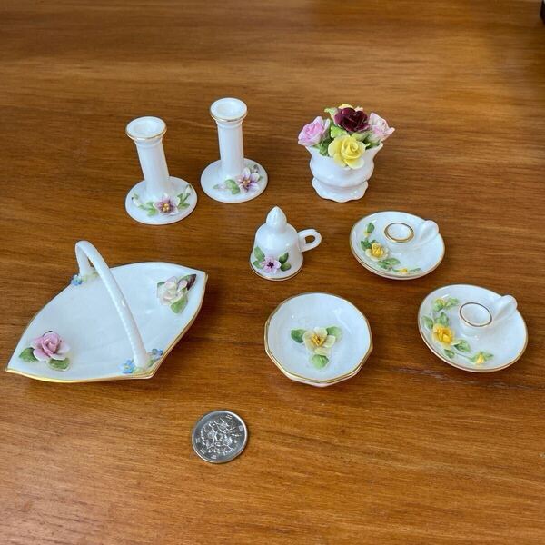 英国 イギリス コールポート COALPORT ミニチュア リーメント 花細工 キャンドルホルダー ベル バスケット フラワー 置物 陶花