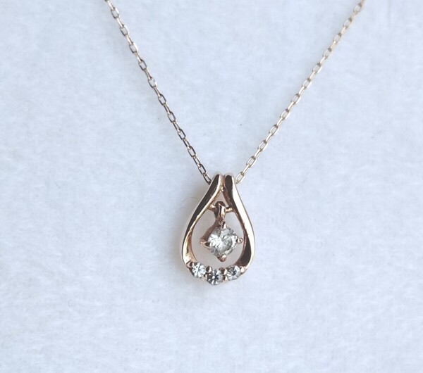 新品 正規品カナル4℃ ヨンドシー ネックレス ◎プレゼント ◎ネックレス k10 ゴールド ダイヤモンド ドロップ 箱 紙袋 リボン
