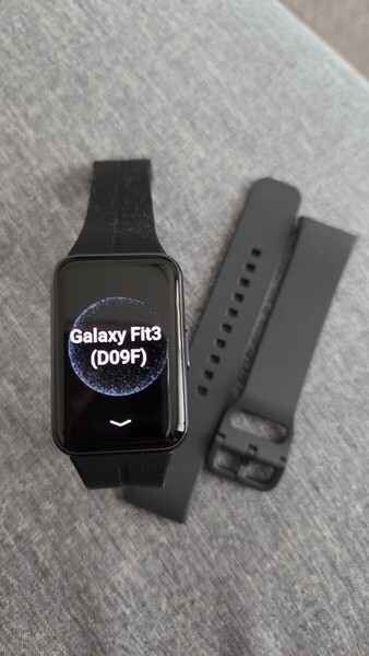ギャラクシー フィット3 Galaxy fit3 ブラック 本体と変えベルトのみ