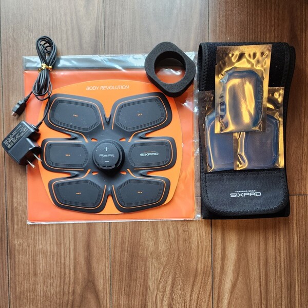 ☆美品★ SIXPAD AbsFit2 充電式 シックスパッド アブズフィット2