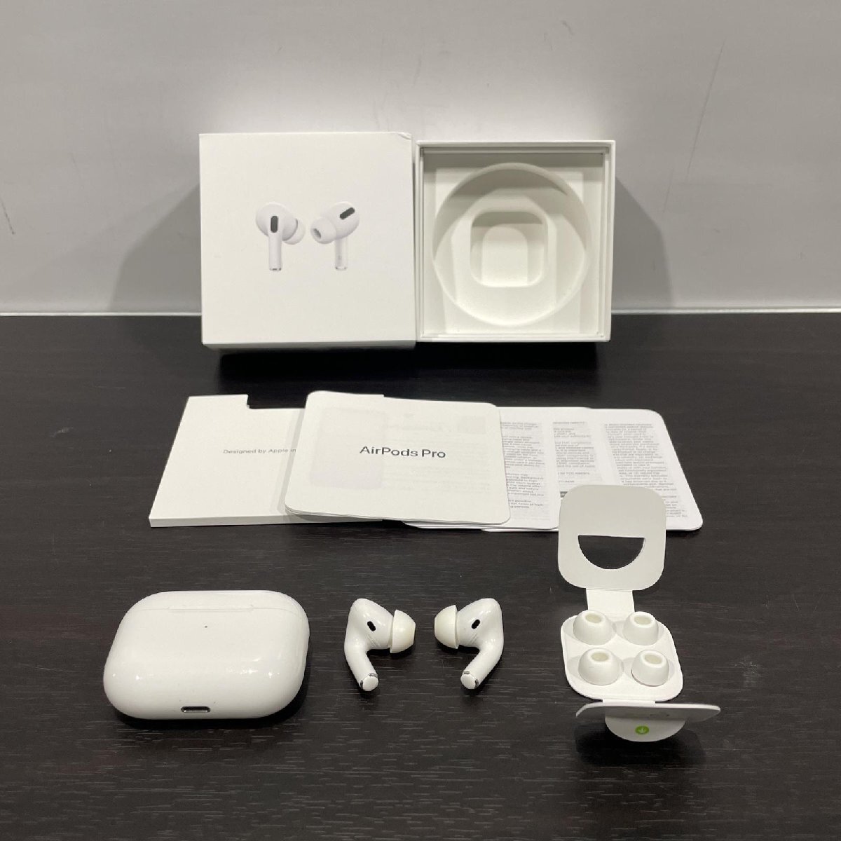 Apple (アップル) イヤホン MWP22J/A A2083/A2084/A2190 2019年