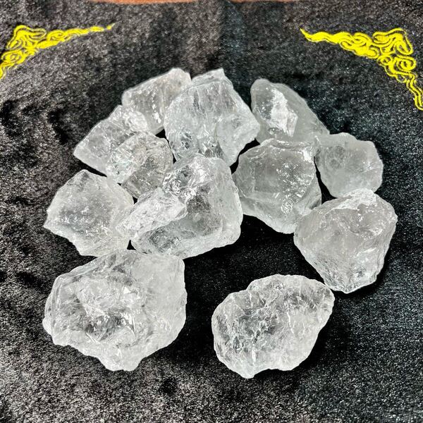 浄化にオススメ 重量1kg ブラジル産ミナスジェライス州 水晶 原石 1 天然水晶