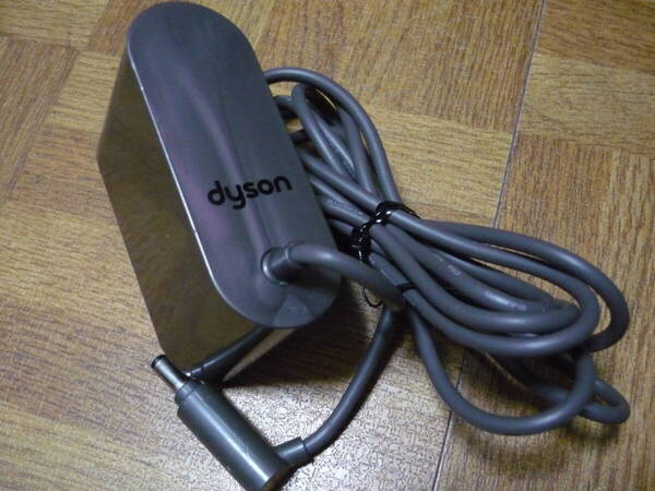 ダイソン Dyson 充電器 ACアダプター 純正品 205720-04 対応機種 DC58 DC59 DC61 DC62 DC74 V6 V7 V8 送料無料