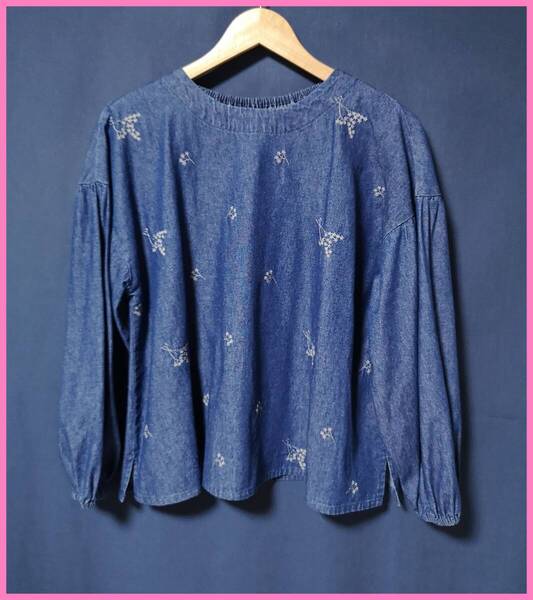 BLS‐281☆春秋☆新品☆送料込み☆即決☆ナチュラル系☆綿☆薄手のデニム素材☆M~Lサイズ☆ブラウス☆ブルー系☆刺繍☆ゴム