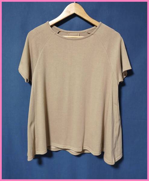 BLS‐308☆夏☆サンプル品☆送料込み☆即決☆ナチュラル系☆厚手Tシャツ素材☆Tシャツ☆M~Lサイズ☆ベージュ系☆ゆったり
