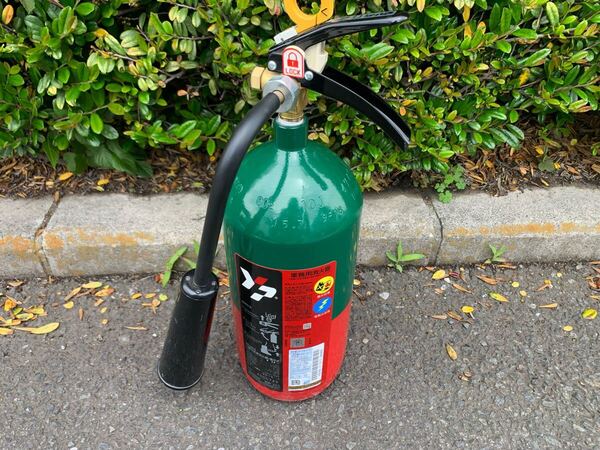 二酸化炭素消火器YC-5X II中古未使用品