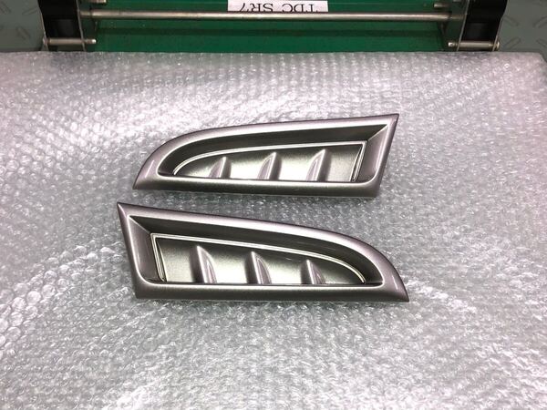 割れ無 破損無 GDB インプレッサ IMPREZA WRX STi F-G型 鷹目 後期 純正 フロントバンパー サイド ダクト 左右セット 48W クリスタルグレー