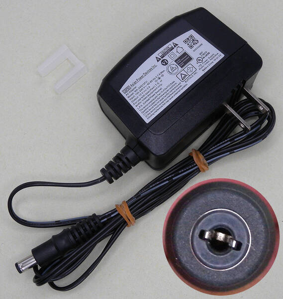 送料無料 BUFFALO バッファロー 純正 ACアダプター WA-24Q12FU センタープラス 12V 12.0V 2A 2.0A ピン無し 5.5mm 2.1mm 黒色 即決!