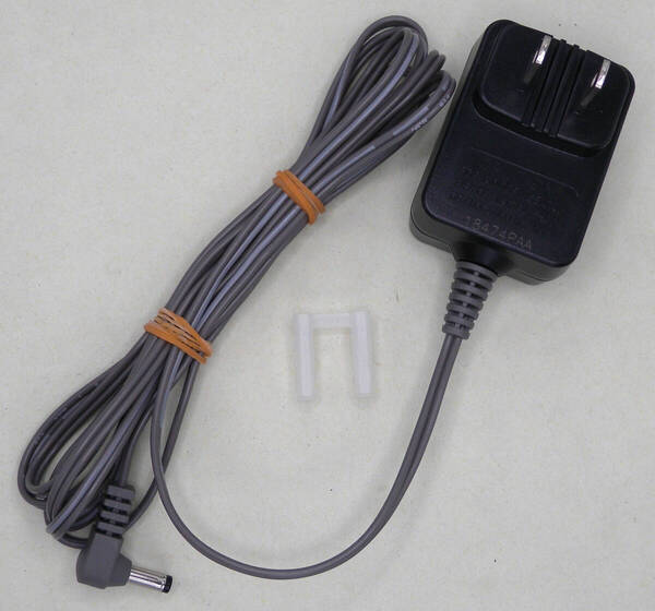 送料無料 Panasonic パナソニック 純正 電話機 用 ACアダプター PNLV249JP センタープラス 5.5V 500mA 0.5A DCプラグ 外径 4mm 4ミリ 即決!