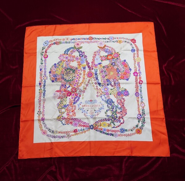HERMES エルメス カレ 90 スカーフ Brides de Gala en Fleurs レッド オレンジ系 ブリッド・ドゥ・ガラ・アン・フルール 式典用馬勒
