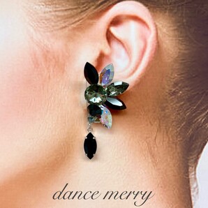 ★送料無料★【MERRY】正規スワロフスキー イヤリング 726 オーロラ 黒 グレー 社交ダンス ドレス パーティ デモ ステージ スワロ アクセ