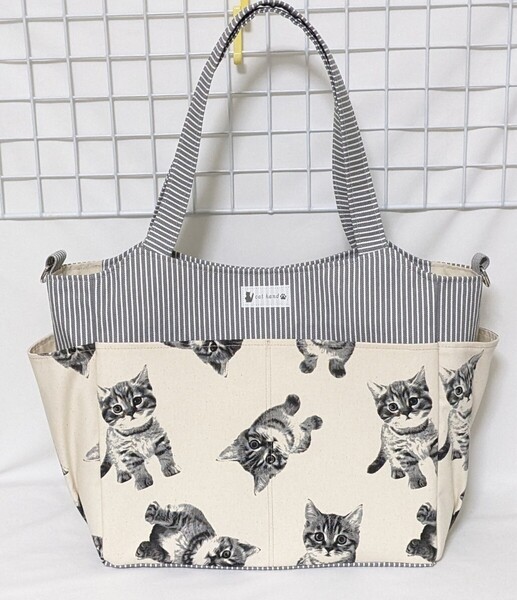 猫柄 ・キュート 子猫柄・ヒッコリー カラーデニム・グレイのサイドポケット付きトートバッグW・ハンドメイド