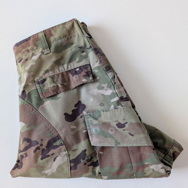 米軍実品 マルチカム迷彩柄/ミリタリーパンツ/古着/M-R/実寸W34L31【L1776】