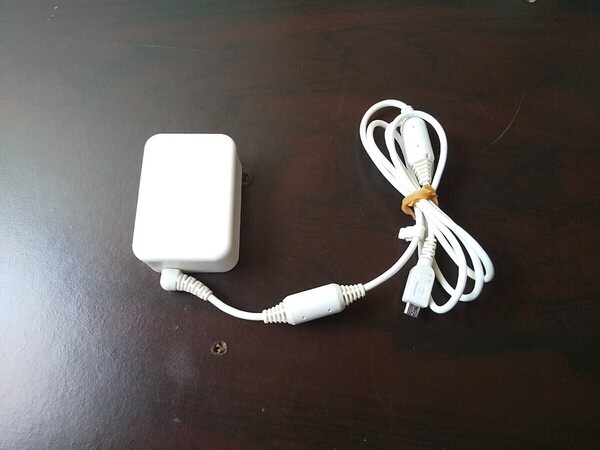 クリーニング済み 美品 / ドコモ純正品 ACアダプタ04 急速充電対応 /スマホ充電器 / MicroUSB Type-B(Bタイプ) 即決匿名 送料無料