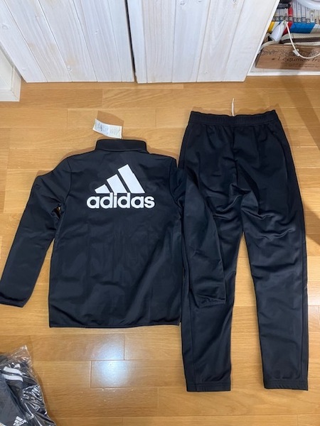 送料込み 新品 Adidas アディダス 上下セット 150cm ジャージ GN3974 29326 ジュニア kid's キッズ 送料無料