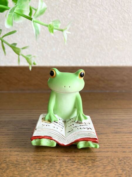 カエルのマスコット♪ Copeau コポー 本読むカエル かえるの置物