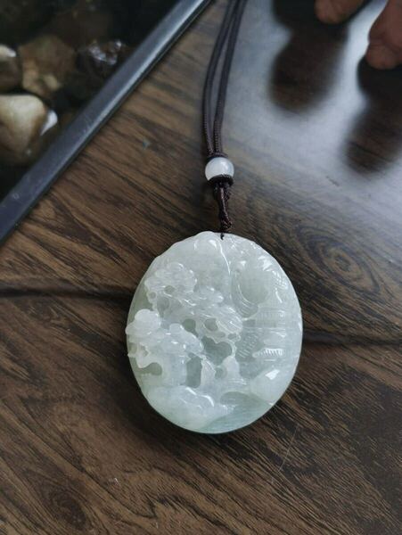 天然本翡翠 無処理 氷糯種 彫刻ジェイダイト (Jadeite) 山水牌子 ペンダント 縁起物 コレクション