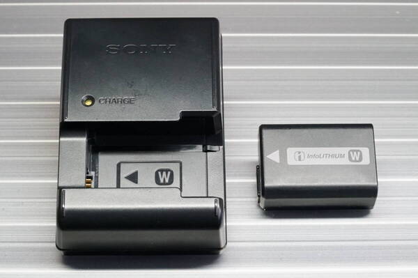 SONY ソニー 充電器 BC-VW1 + 純正バッテリー NP-FW50