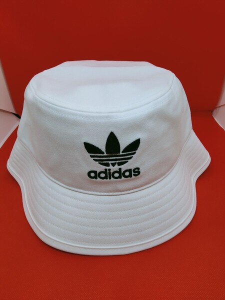 adidas ホワイト バケットハット サイズ57〜60cm