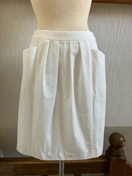 夏★トゥービーシックTO BE CHIC白さらっとタックコクーンスカート40★M