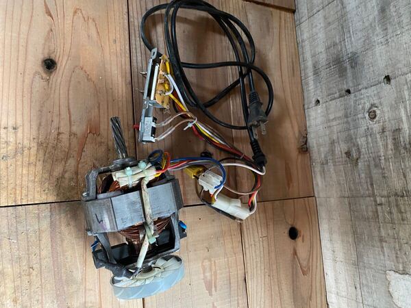 【送料無料】100V モーター 作動確認済み 正回転、逆回転スイッチ 挽肉 ミンチャーモーター
