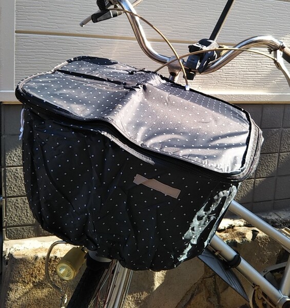 自転車用品 2段式 カゴカバー 前カゴ用 便利な両開き♪ 撥水加工 【ホワイトドット(黒地:白色水玉)】 川住製作所