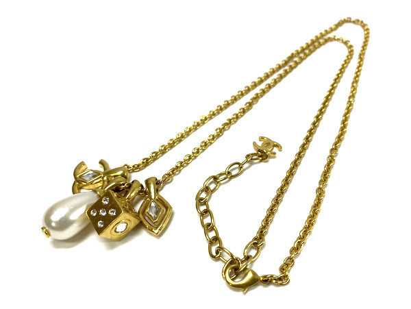 【即決】CHANEL シャネル ペンダントトップ ロング ネックレス L23/C ダイス サイコロ ココマーク コスチュームパール ストラス GP AB9921