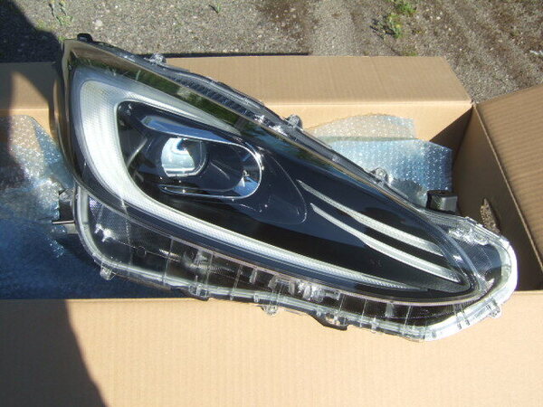 美品 アクア MXPK11 MXPK16 LED 純正 右ヘッドランプ 右ヘッドライト 刻印 Y2 81110-52N80 KOITO 52-336 AQUA Bi-Beam 6AA-MXPK11 送料込み