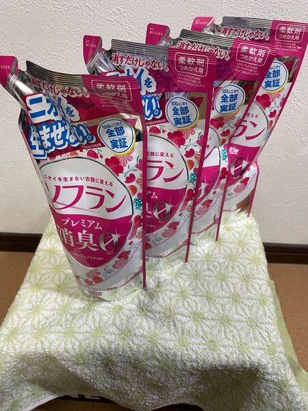 新品未開封 送料無料ソフランプレミアム消臭 (フローラル アロマの香り )柔軟剤 詰め替え用 正味量1パック420ml×4パック(4パック売り)